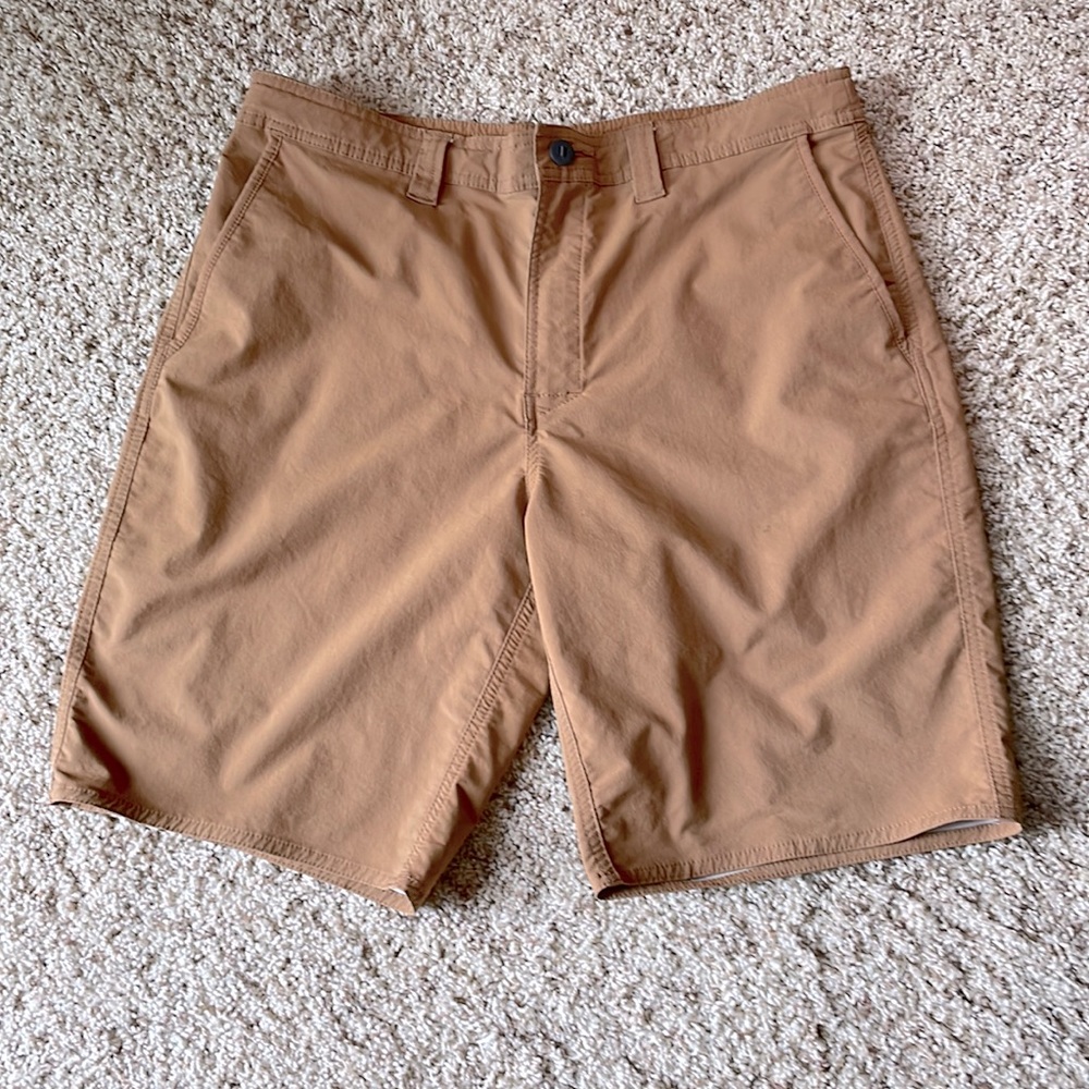 Men’s 10 inch inseam Jorge rust khaki shorts